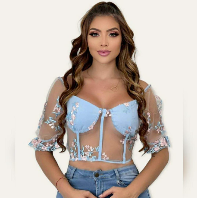 Blusa de seda bordada - Sofisticación y estilo.