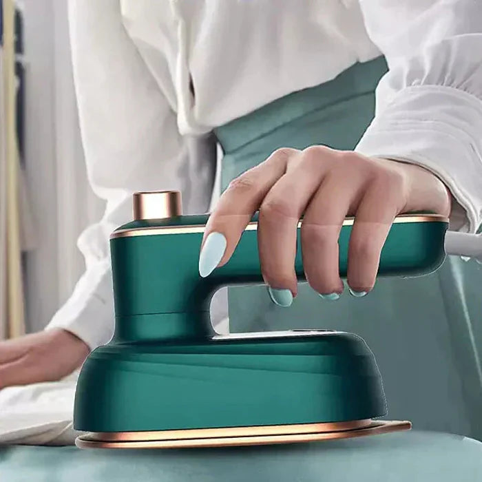 Mini Plancha Portátil : El Secreto Para Una Ropa Perfecta En Minutos.